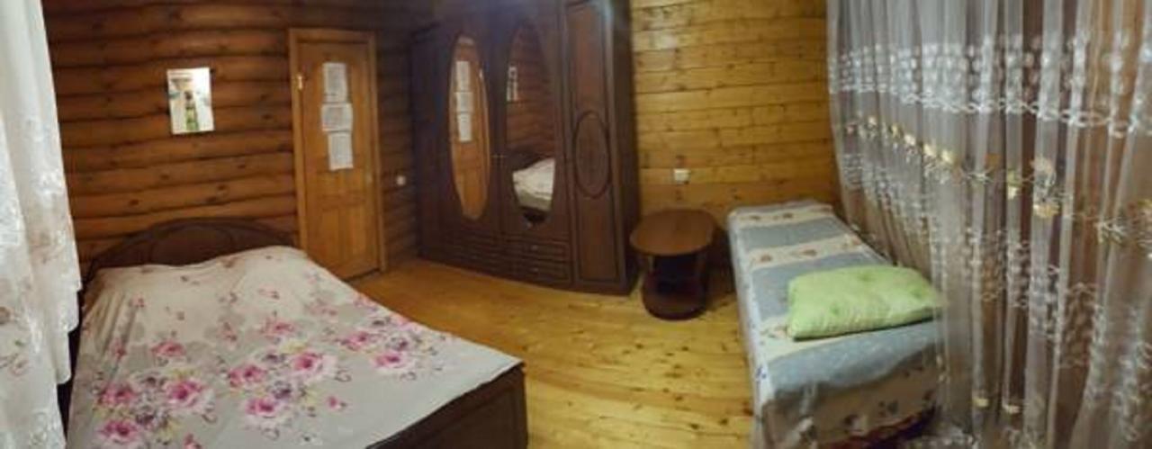 Гостиница У Ирины Пицунда Экстерьер фото