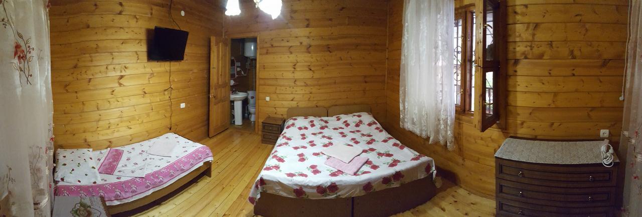 Гостиница У Ирины Пицунда Экстерьер фото