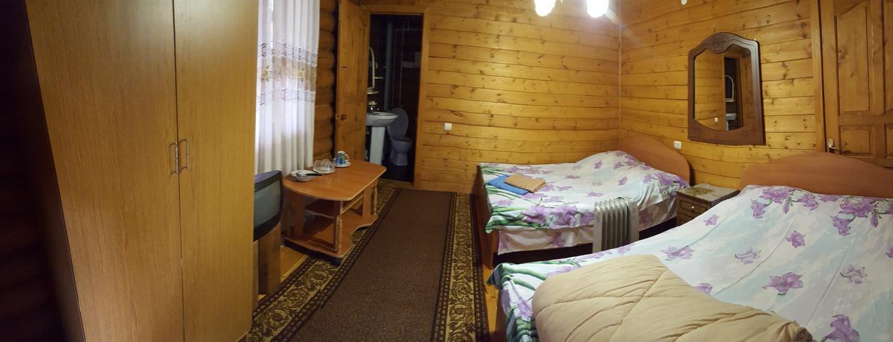 Гостиница У Ирины Пицунда Экстерьер фото